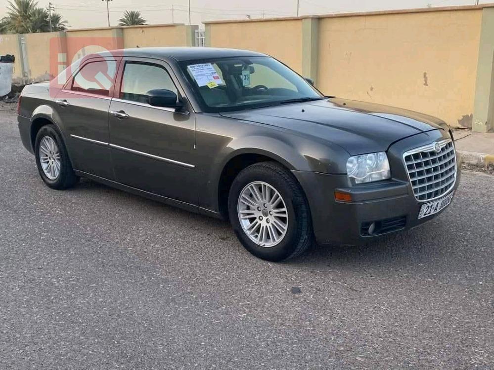 کرایسلەر 300